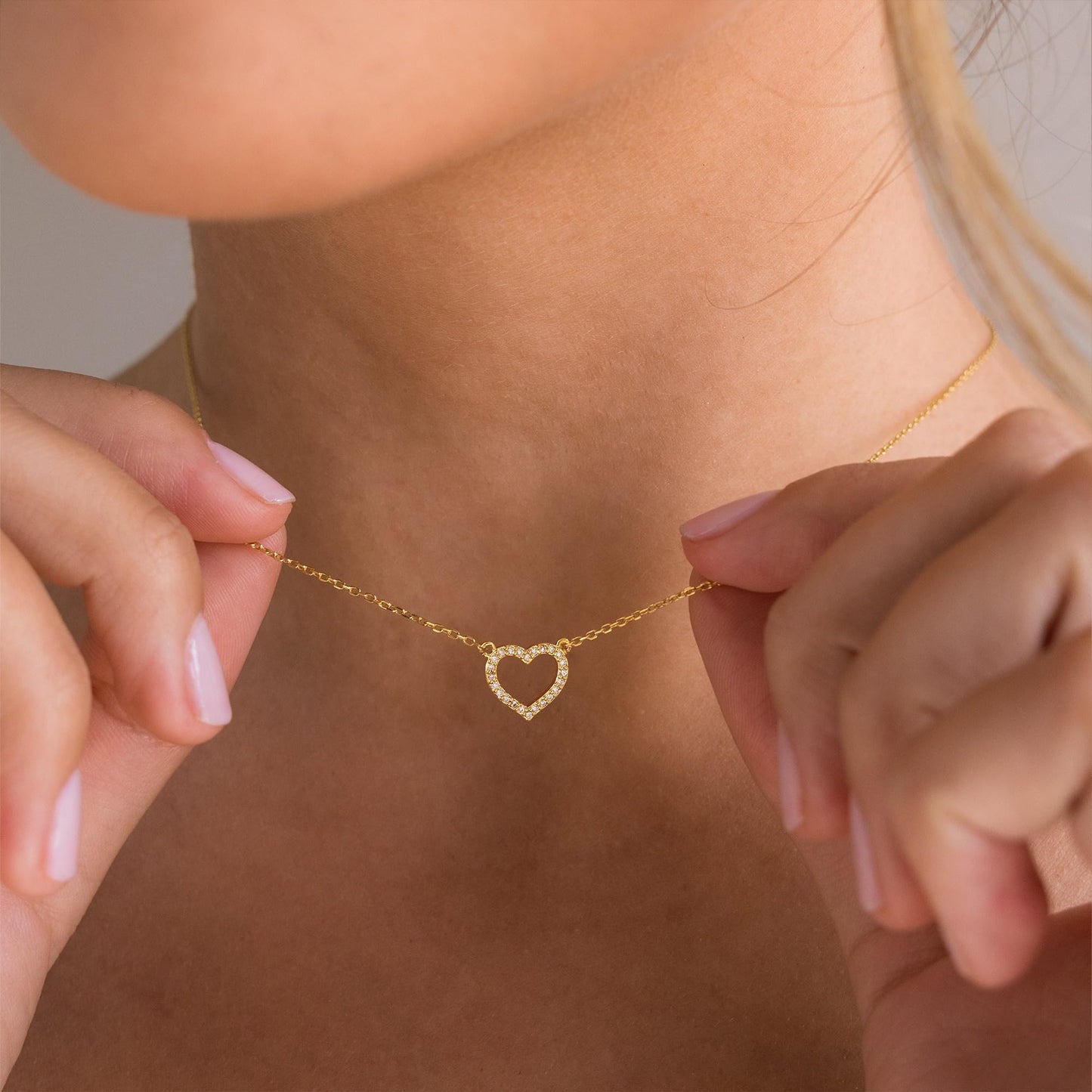 Dainty Gold Necklace for Women Girls Trendy - 14K Gold/Silver Plated Cute Heart Necklace for Women Handmade Heart Choker Necklace Tiny Heart Jewelry Gifts for Women Girls Teen Girls Stuff