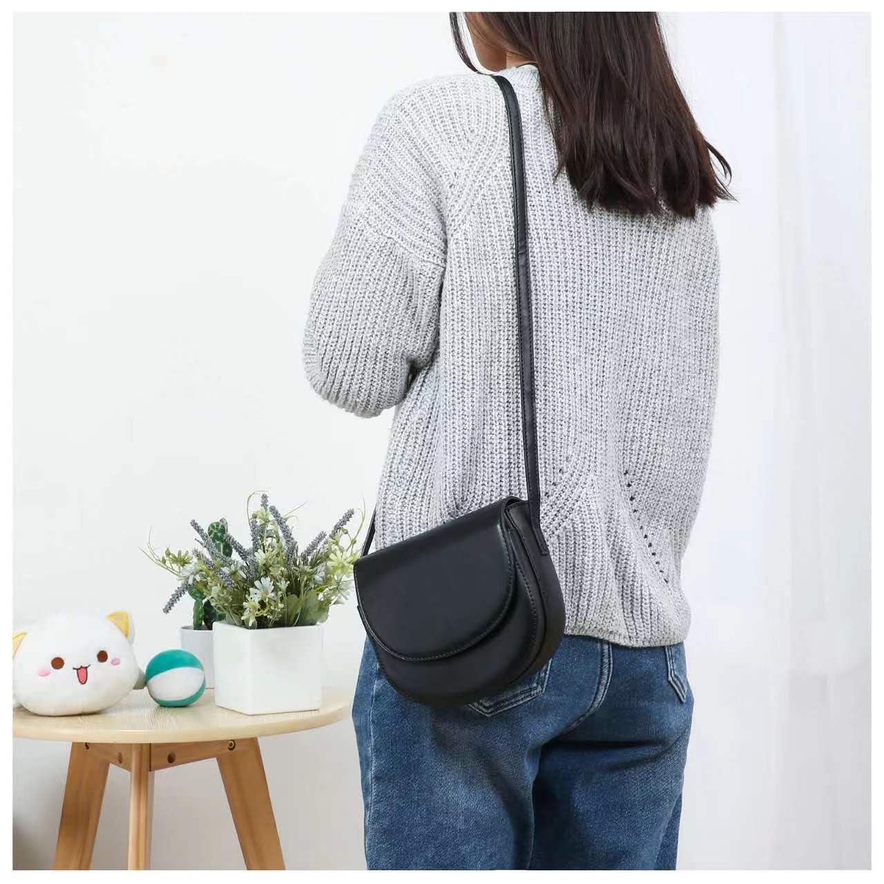 Crossbody Bag for Women Retro Simple Shoulder Bag Saddle Bag