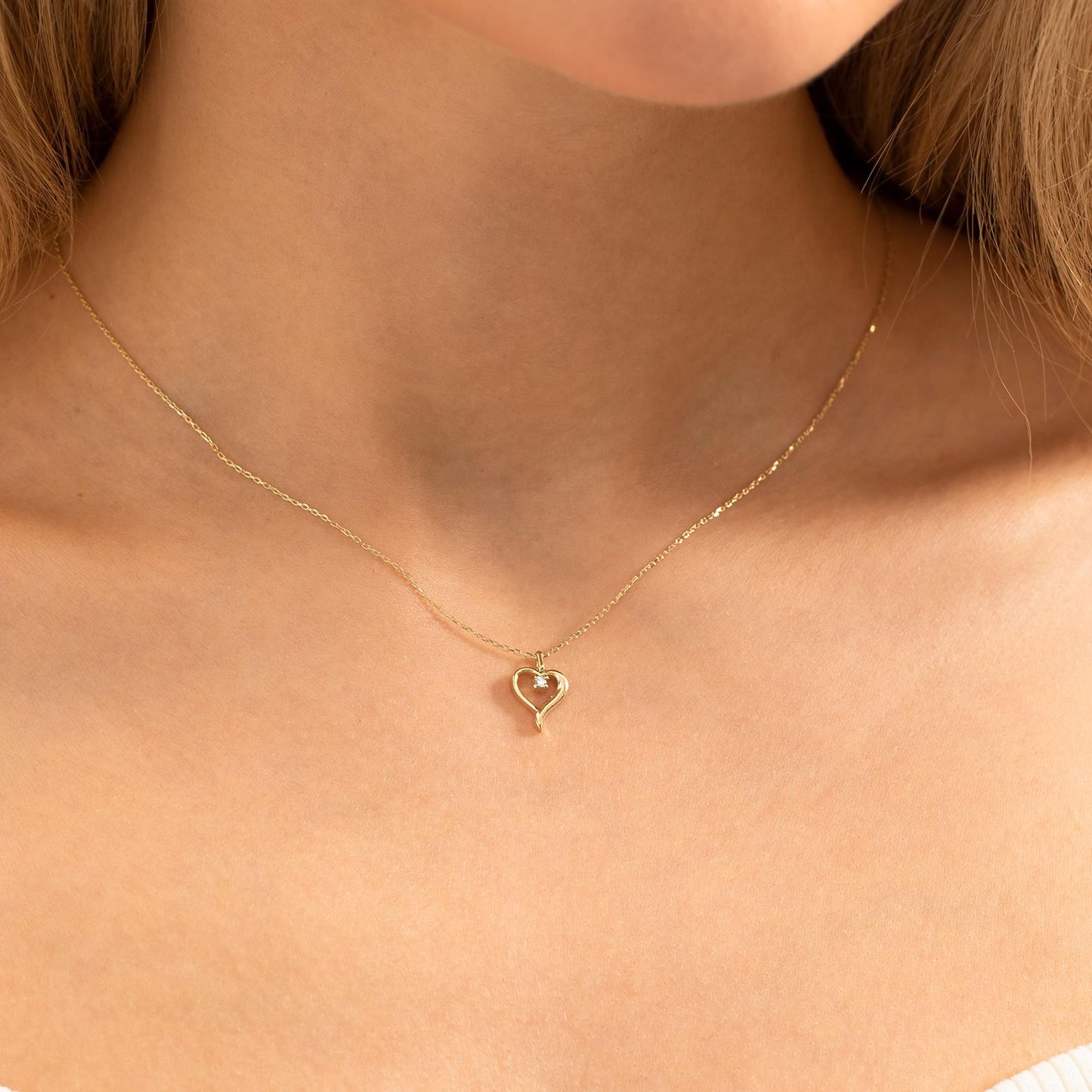 Dainty Gold Necklace for Women Girls Trendy - 14K Gold/Silver Plated Cute Heart Necklace for Women Handmade Heart Choker Necklace Tiny Heart Jewelry Gifts for Women Girls Teen Girls Stuff