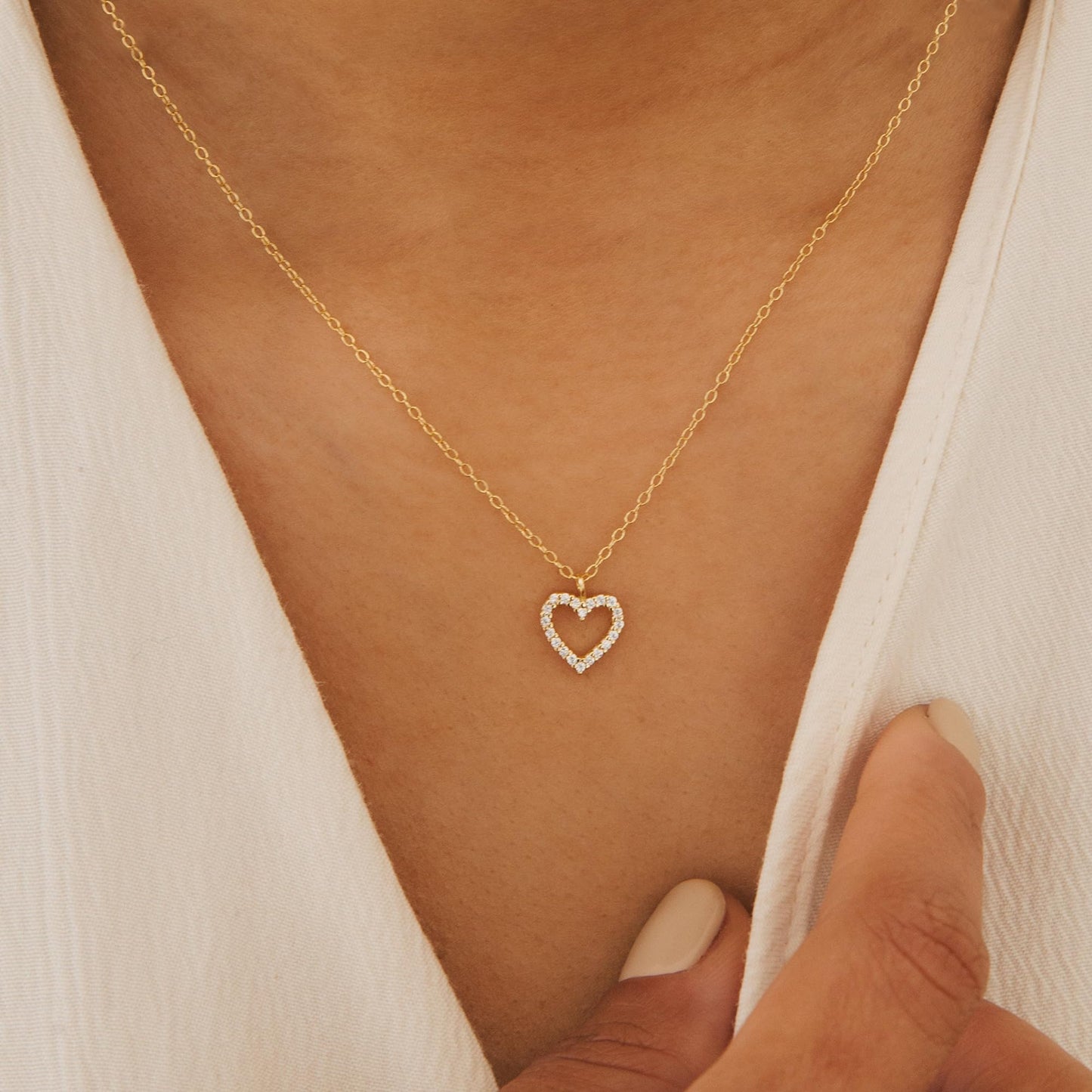 Dainty Gold Necklace for Women Girls Trendy - 14K Gold/Silver Plated Cute Heart Necklace for Women Handmade Heart Choker Necklace Tiny Heart Jewelry Gifts for Women Girls Teen Girls Stuff